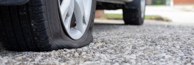 Pneu de SUV dégonflé