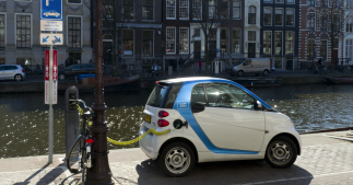 Les voitures électriques polluent moins que les voitures essence mais a une condition