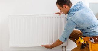 Comment installer un réflecteur de chaleur derrière un radiateur ?