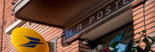 Rénovation de la poste : des cabines d'essayage directement dans les bureaux !