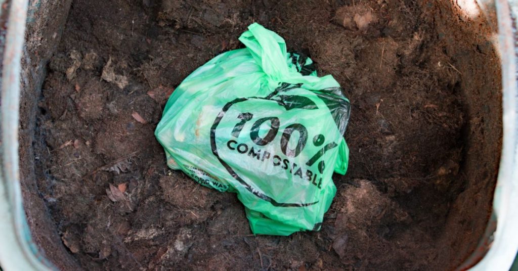Les sacs compostables et le processus du compostage -Éco-quartier MHM