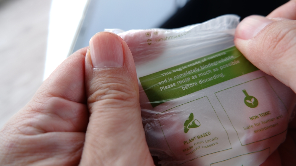 Des sacs biodégradables qui ne doivent pas être mis au composteur
