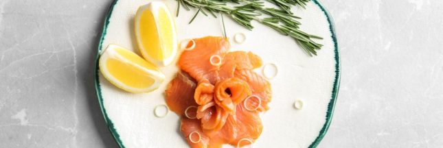 Pourquoi ne faut-il pas mettre de citron sur le saumon fumé ?