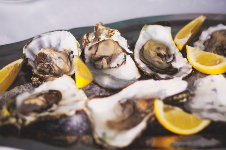 Recycler les coquilles d'huîtres avec 6 astuces pour le jardin et la maison