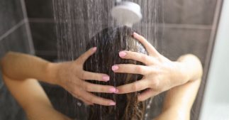 Chauffe-eau et douche : ce geste simple permet de réaliser de grandes économies Chauffe-eau et douche : ce geste simple permet de réaliser de grandes économies