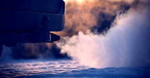 Faire chauffer le moteur de votre voiture le matin peut vous coûter cher, pour plusieurs raisons
