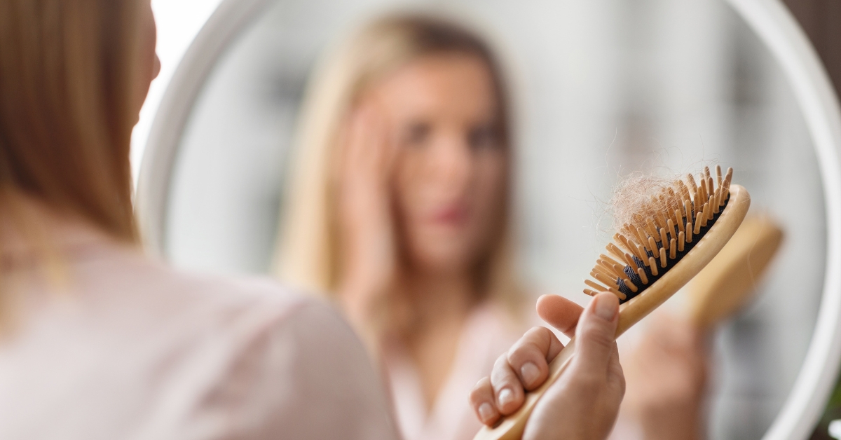 Perte de cheveux : attention à ces boissons fortement consommées qui accélèrent leur chute Perte de cheveux : attention à ces boissons fortement consommées qui accélèrent leur chute