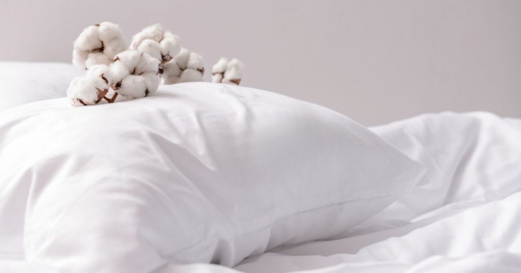 Nettoyer un oreiller jauni : les méthodes ultra-efficaces pour une blancheur originelle