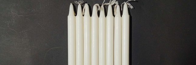 Comment enlever le noir sur les joints de ma salle de bain ?