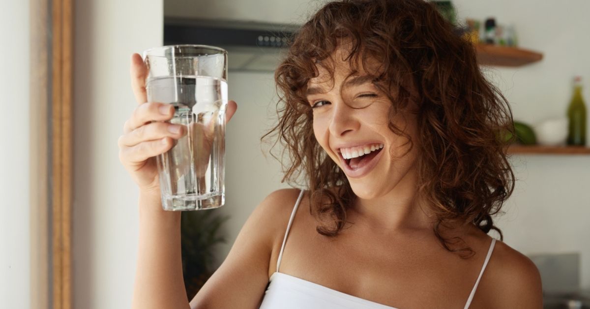 Boire beaucoup d’eau pour mincir : bonne ou mauvaise idée ?