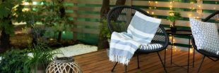 Aménager une terrasse avec un petit budget : 5 astuces économiques pour profiter des beaux jours