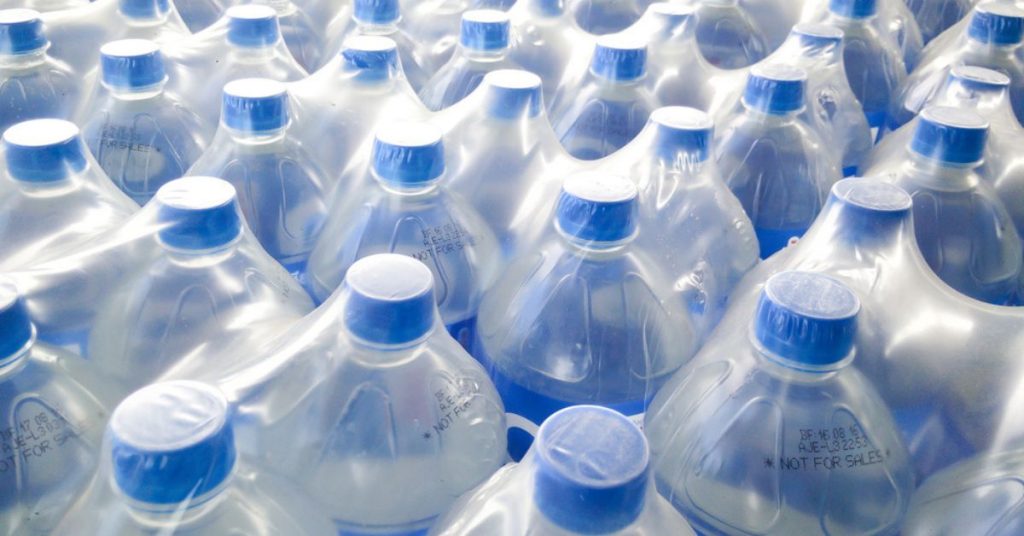 Consigne des bouteilles en plastique : les élus dénoncent une mesure anti-écologique