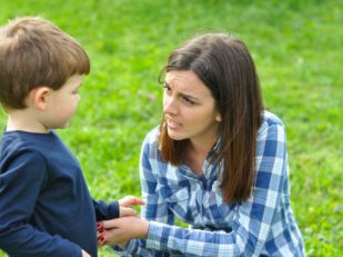 Les phrases à éviter pour une éducation bienveillante 