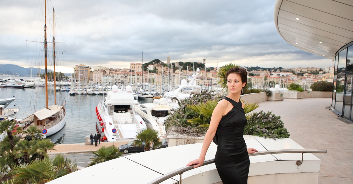 Festival de Cannes : un compte Twitter 'traque' les yachts et leurs émissions de CO2 Festival de Cannes : un compte Twitter 'traque' les yachts et leurs émissions de CO2