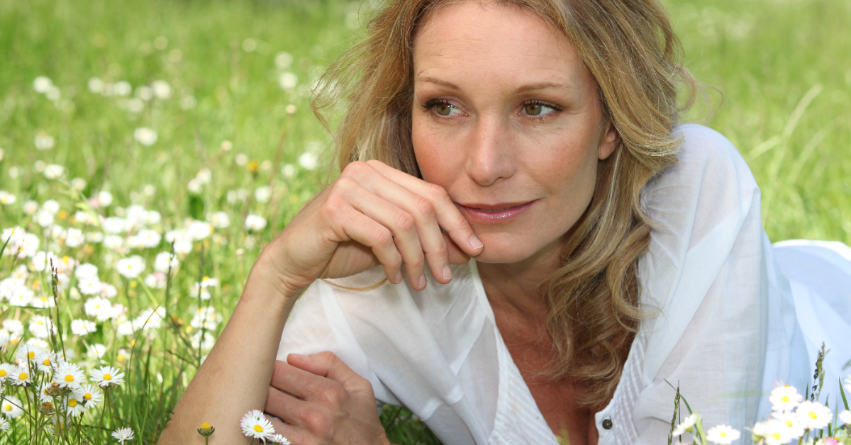 Des pâquerettes pour les plus coquettes : les bienfaits beauté d'une fleur étonnante