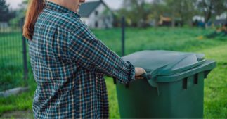 7 astuces ingénieuses pour camoufler vos poubelles extérieures de façon esthétique 7 astuces ingénieuses pour camoufler vos poubelles extérieures de façon esthétique