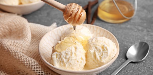 Glace maison au yaourt et au miel