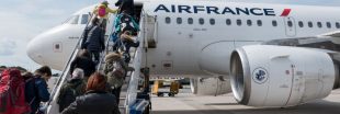 Greenwashing : 17 compagnies aériennes accusées de faire payer plus cher les clients pour rien
