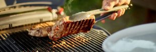 Barbecue et intoxication alimentaire : 4 erreurs courantes à éviter avec la viande