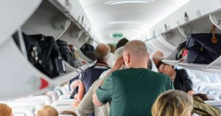 Limiter les vols en avion à 4 trajets dans une vie : pour ou contre ? Limiter les vols en avion à 4 trajets dans une vie : pour ou contre ?