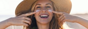 Bien appliquer la crème solaire : ces erreurs que nous faisons tous