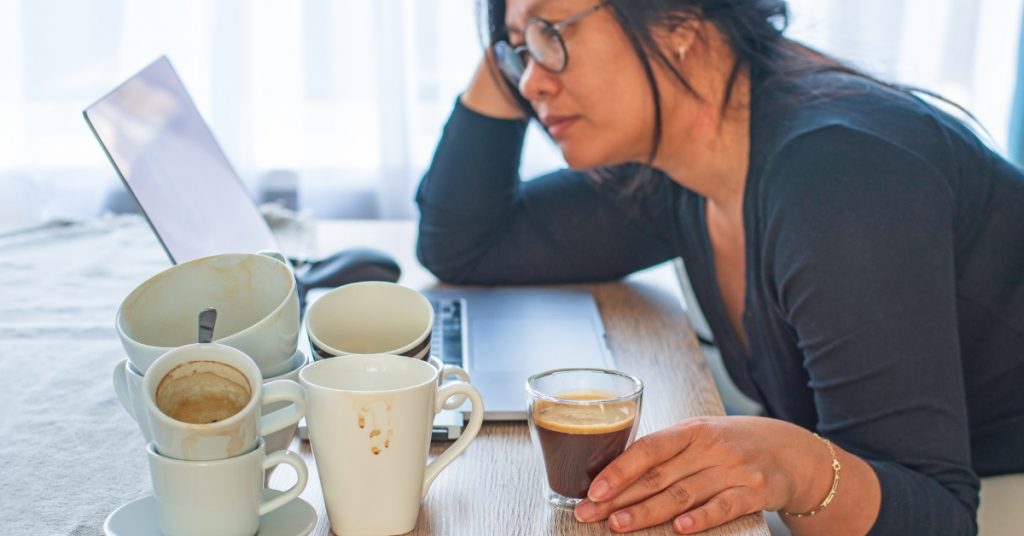 Fatigue et café : ce paradoxe insoupçonné au fond de votre tasse