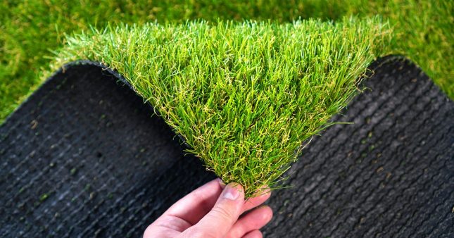 Gazon naturel contre gazon synthétique : lequel est le plus écolo ? Gazon naturel contre gazon synthétique : lequel est le plus écolo ?