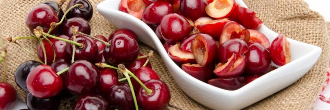 dénoyauter des cerises