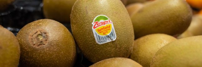 Ce que révèlent les autocollants sur les fruits et légumes que vous achetez au supermarché