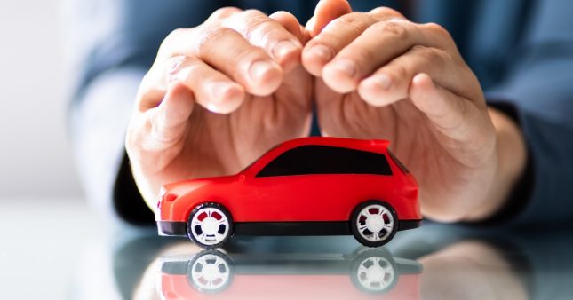 Voiture électrique : le coût de l'assurance s'envole en 2024