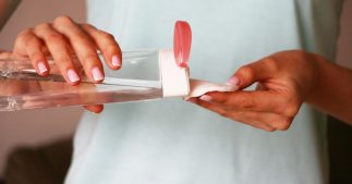 Le danger des eaux micellaires dévoilé par 60 Millions de consommateurs : fabriquez vos propres eaux micellaires maison !