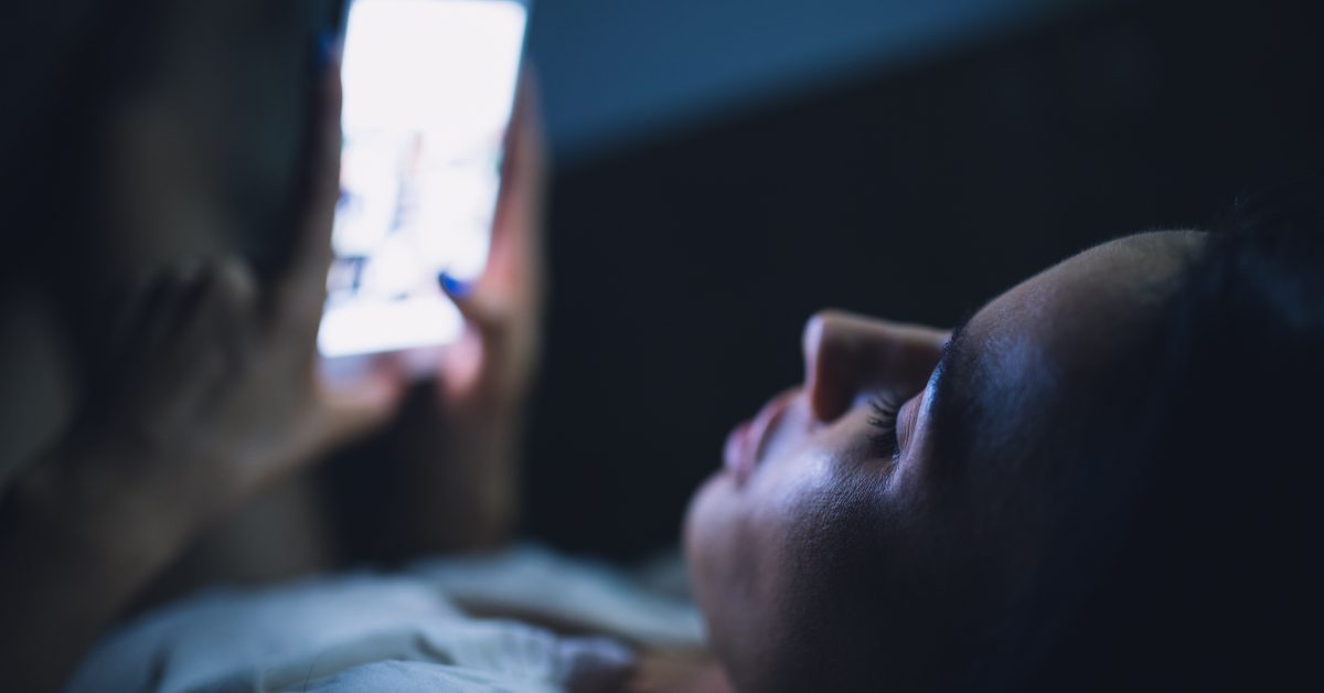 Ecran : pourquoi il faut absolument perdre cette mauvaise habitude néfaste avant de dormir