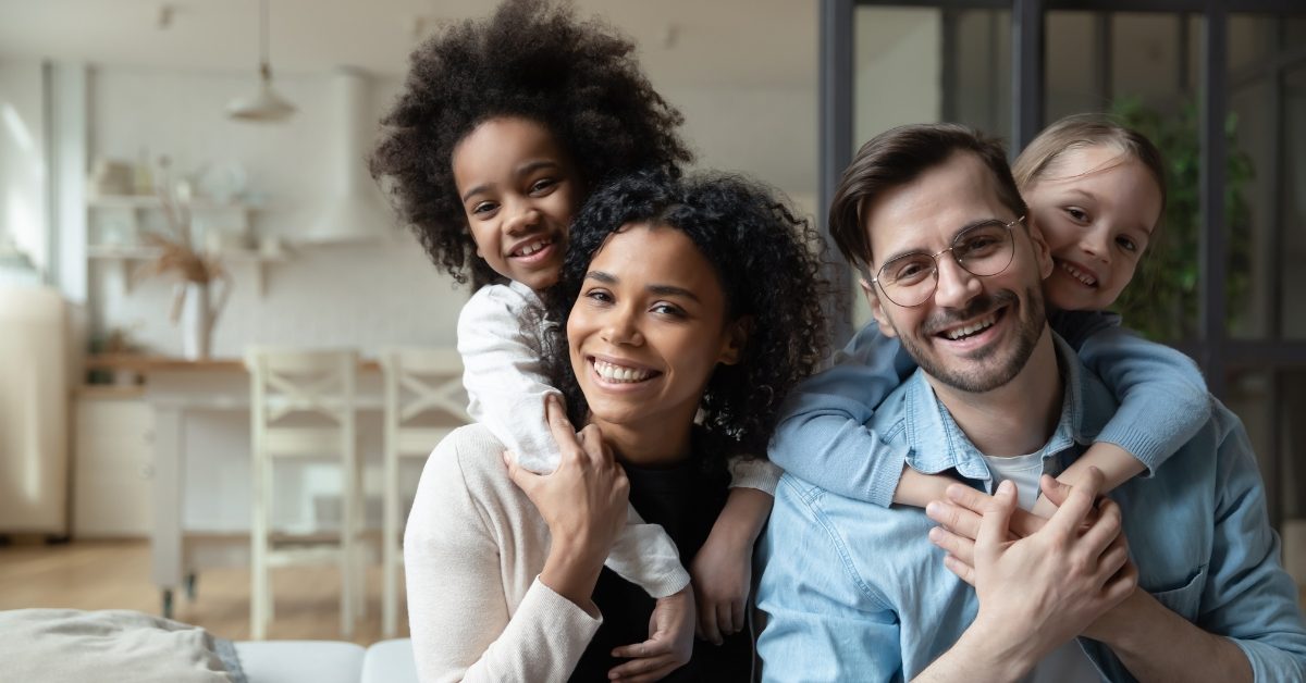 Enquête : la famille et les amis passent bien avant le travail pour les Français