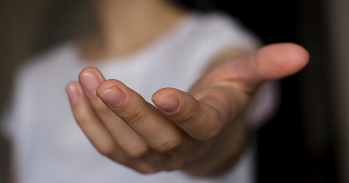 Vos mains en disent long : ce que vos doigts et vos ongles révèlent sur votre santé