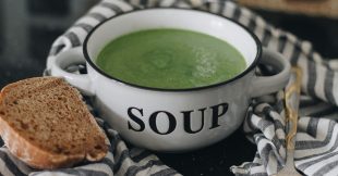 Combien de temps conserver une soupe maison ? Durées, conseils et erreurs à éviter Combien de temps conserver une soupe maison ? Durées, conseils et erreurs à éviter