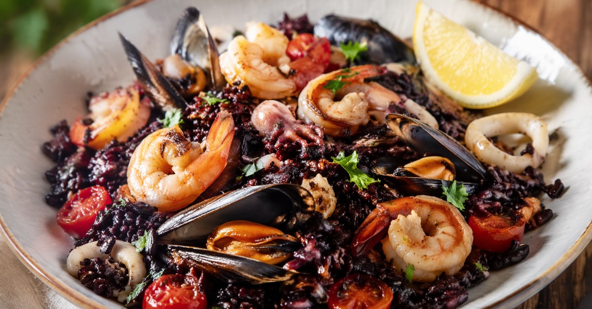 Salade de Riz noir aux Fruits de Mer