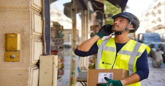 Un robot apporte vos kebabs : Just Eat teste l'étrange futur de la livraison en Suisse Un robot apporte vos kebabs : Just Eat teste l'étrange futur de la livraison en Suisse