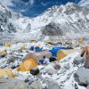 Pollution plastique sur l'Everest :  une école d'ingénieurs française s'engage