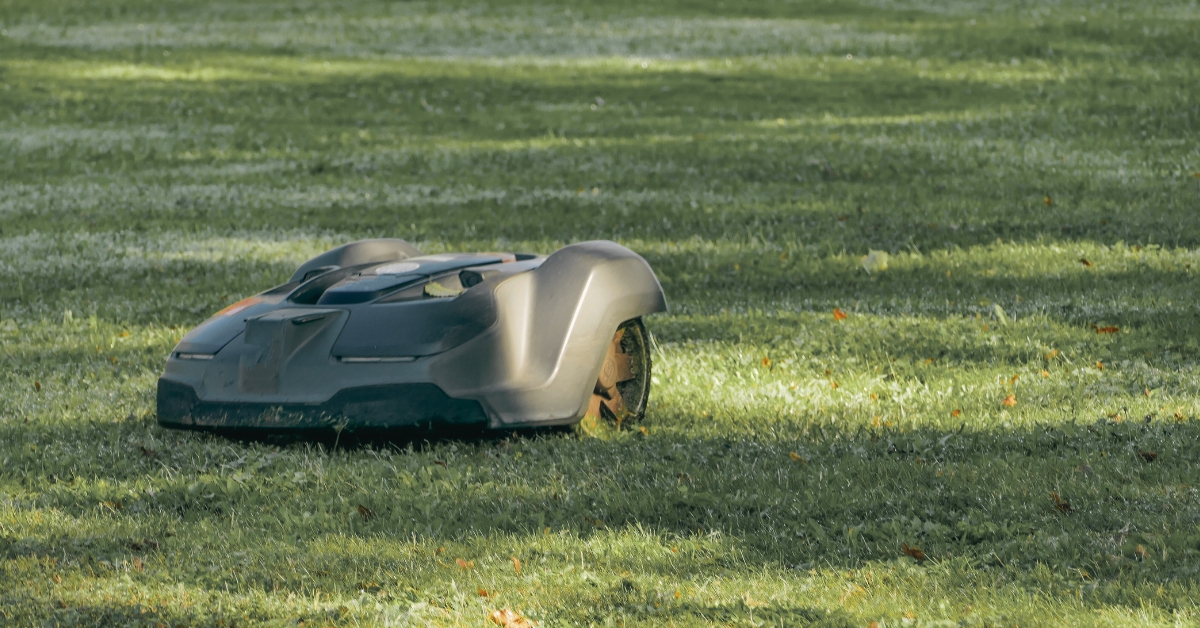 Ne faites pas tourner votre robot tondeuse la nuit ! Ne faites pas tourner votre robot tondeuse la nuit !