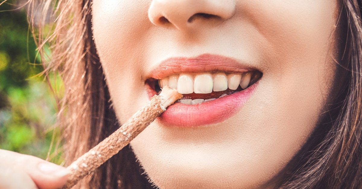 Comment blanchir les dents : le siwak, traitement de choc tout en douceur Comment blanchir les dents : le siwak, traitement de choc tout en douceur