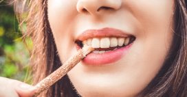 Comment blanchir les dents : le siwak, traitement de choc tout en douceur