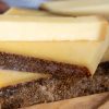 Faut-il jeter (ou manger) les croûtes de fromage ? Faut-il jeter (ou manger) les croûtes de fromage ?