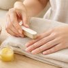 Manucure japonaise : cette méthode étonnante fait briller les ongles sans vernis Manucure japonaise : cette méthode étonnante fait briller les ongles sans vernis