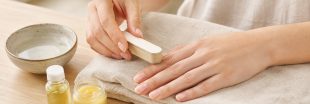 Manucure japonaise : cette méthode étonnante fait briller les ongles sans vernis Manucure japonaise : cette méthode étonnante fait briller les ongles sans vernis