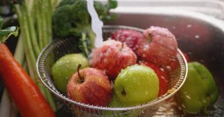 Encore beaucoup trop de résidus de pesticides dans les fruits Encore beaucoup trop de résidus de pesticides dans les fruits