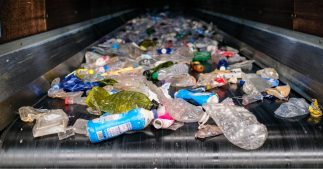 Plastique : les pays pétroliers sabotent les négociations pour un traité mondial Plastique : les pays pétroliers sabotent les négociations pour un traité mondial