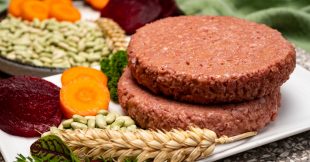 Le “steak végétal” bientôt interdit en Europe ? Bruxelles tranche