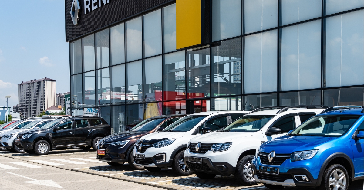 Interdiction de vente de voitures thermiques neuves : l'échéance est repoussée à 2040 Interdiction de vente de voitures thermiques neuves : l'échéance est repoussée à 2040