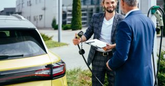 Aides à l'achat d'une voiture électrique : ce que les automobilistes peuvent encore espérer en 2025 Aides à l'achat d'une voiture électrique : ce que les automobilistes peuvent encore espérer en 2025