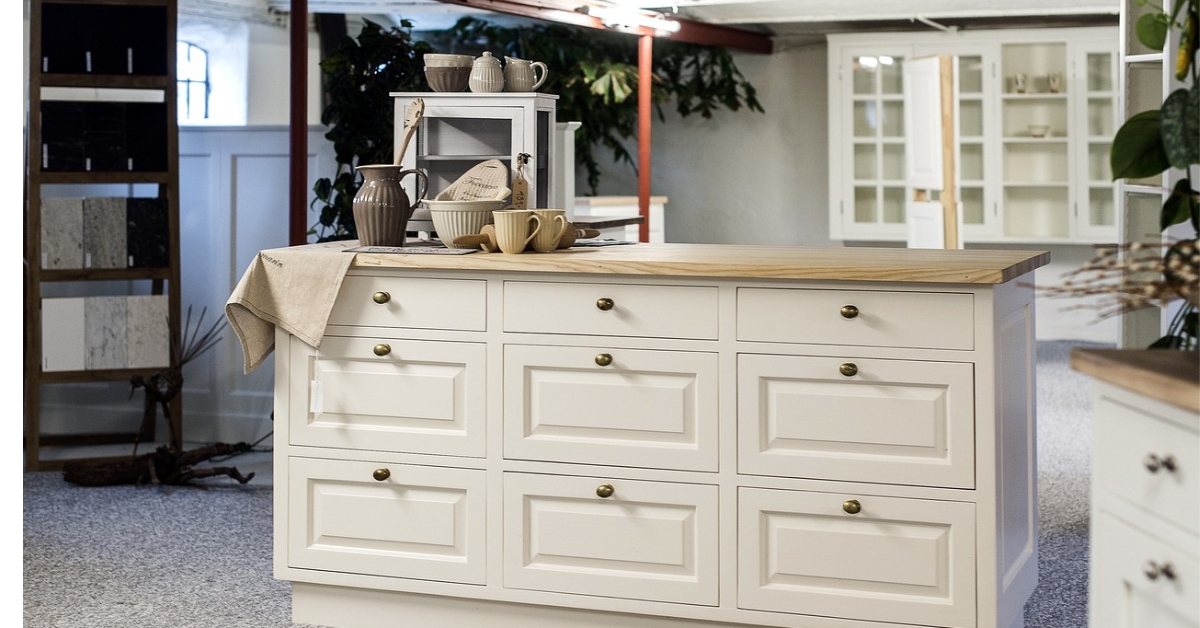 Placards sur mesure sous pente : maximiser l'utilisation des espaces mansardés